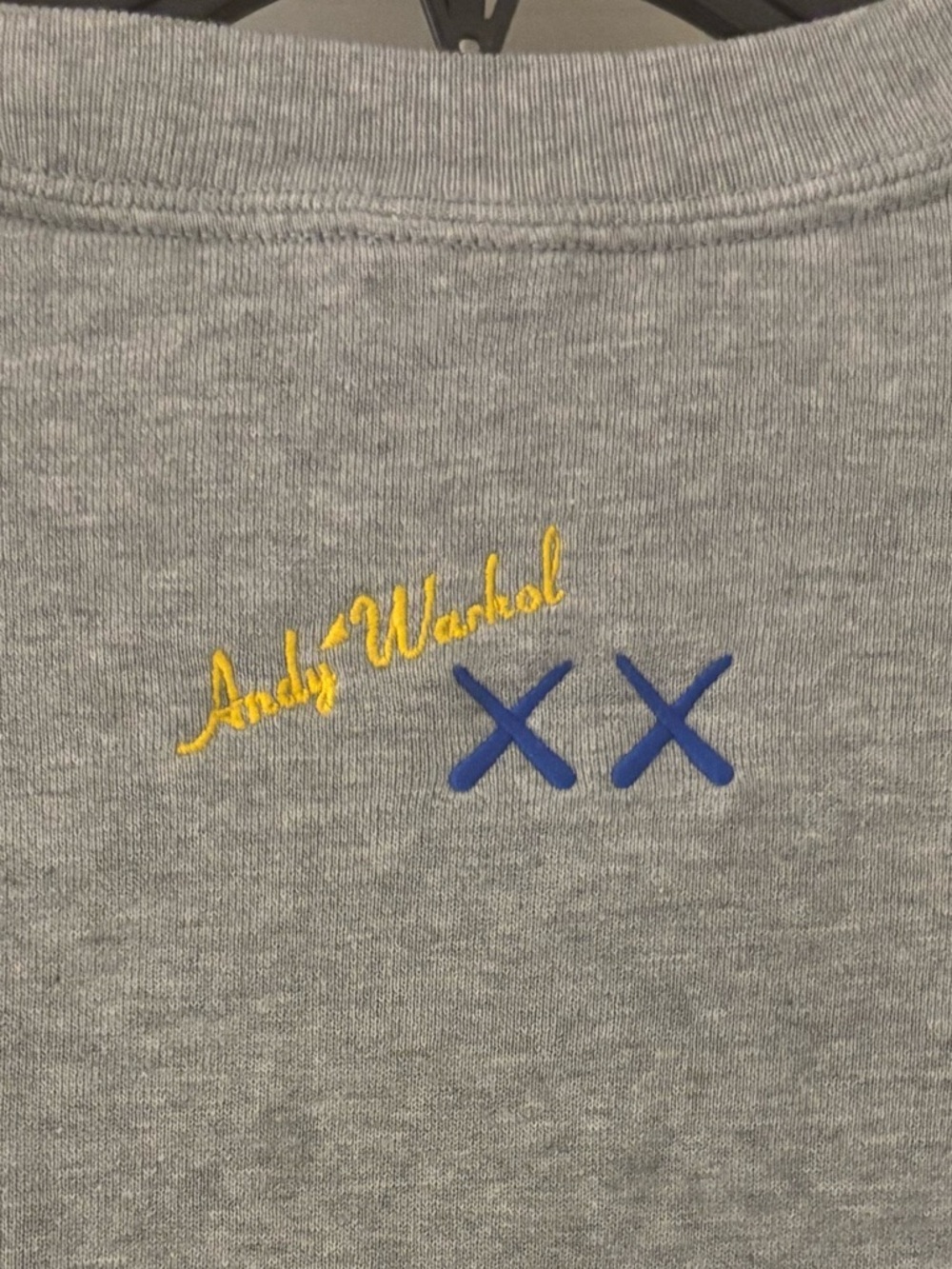 UNIQLO KAWS X WARHOL Graphic Banana Gray Sweatshirt with Blue & Yellow Graphic - Picture 9 of 9